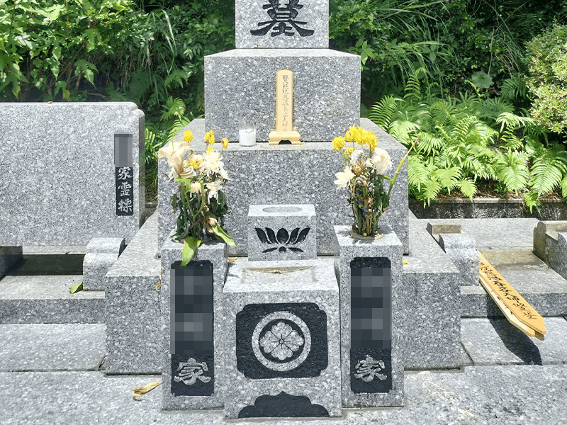 墓石の色入れ直し後